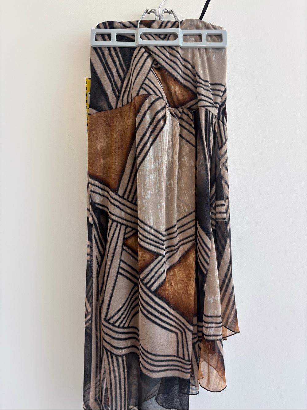 Le Chateau Brown & Black Sheer Strapless Dress - Picture 4 of 6